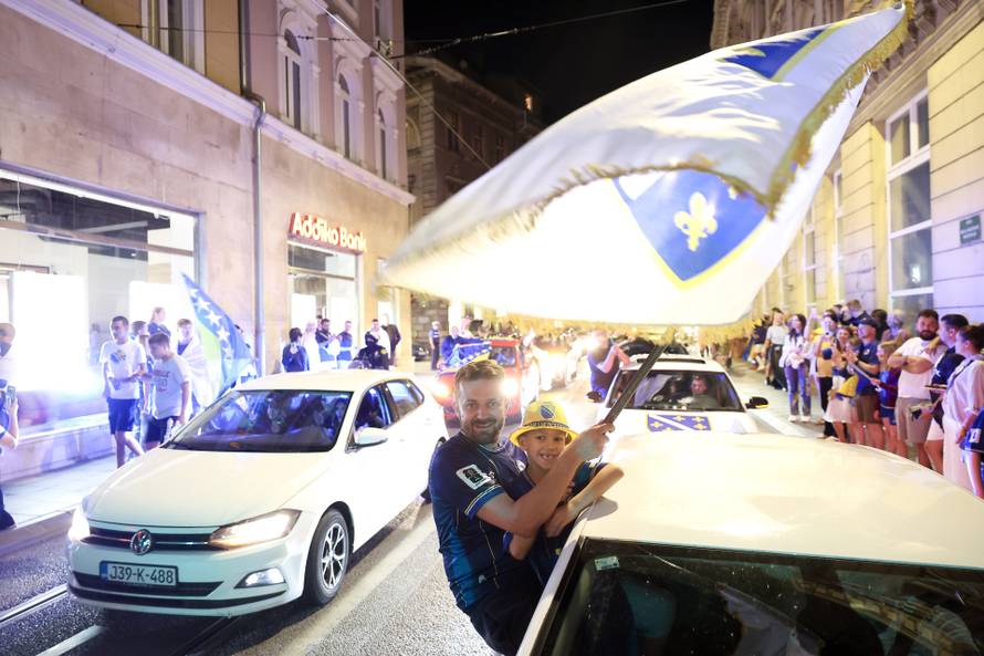 Slavlje na ulicama Sarajeva nakon pobjede BiH