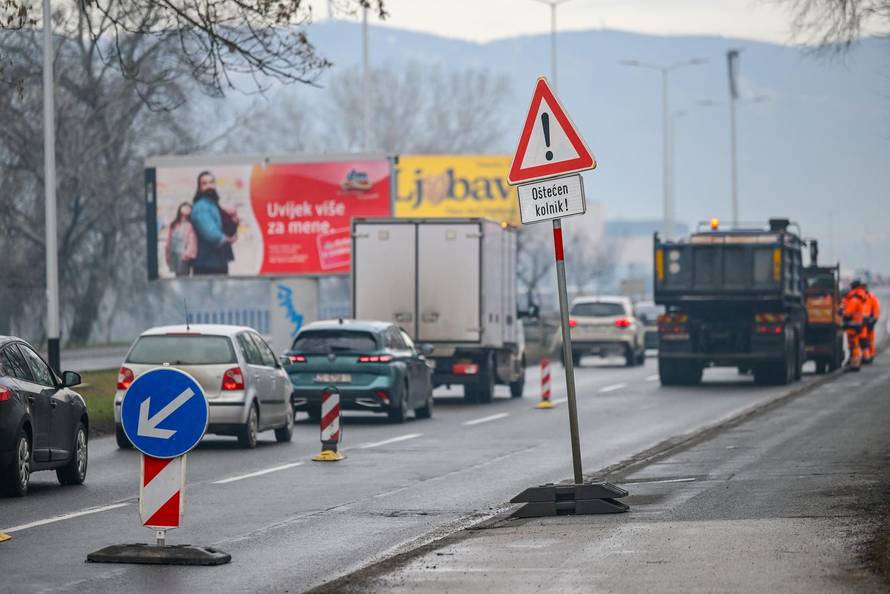 Zagreb: Započela hitna sanacija kolnika na Aveniji Većeslava Holjevca
