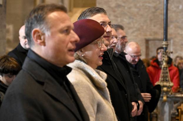 Proslava svetkovine Ro&dstrok;enja Gospodinova - Bo&zcaron;i&cacute;a u zagreba&ccaron;koj katedrali