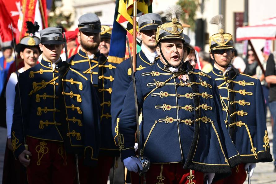 Varaždin: Svečani mimohod i postrojavanje povijesnih postrojbi