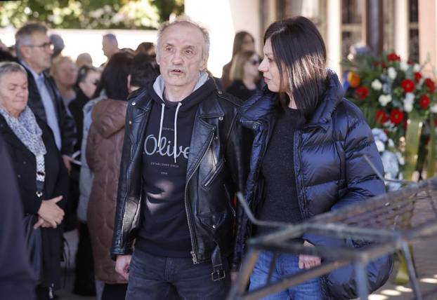 Posljednji ispraćaj Gorana Bareta na Gradskom groblju u Vinkovcima