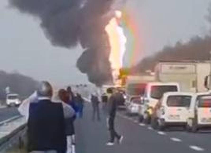 Kako je ovo moguće? Eksplodira cisterna, zatvore A4, a policija o tome ne objavi niti jednu riječ?!