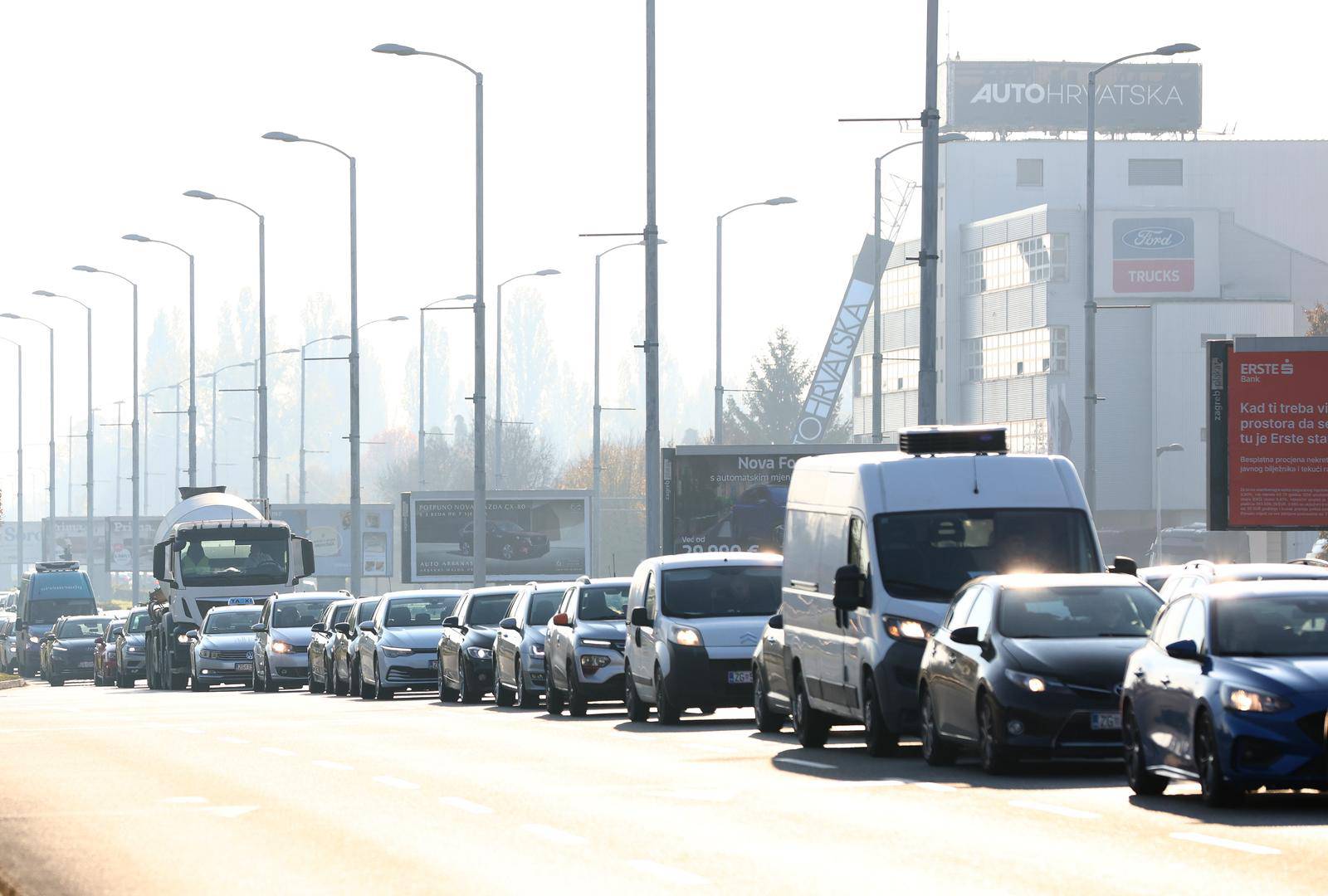 Zagreb: Promet na Heinzelovoj ulici gdje su se sudarila tri automobila sada je normaliziran