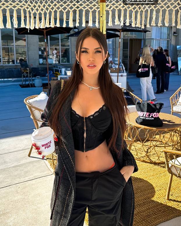 FOTO Lijepa Claudia iz Brazila nevjerojatno sliči Megan Fox, a prati je osam milijuna ljudi