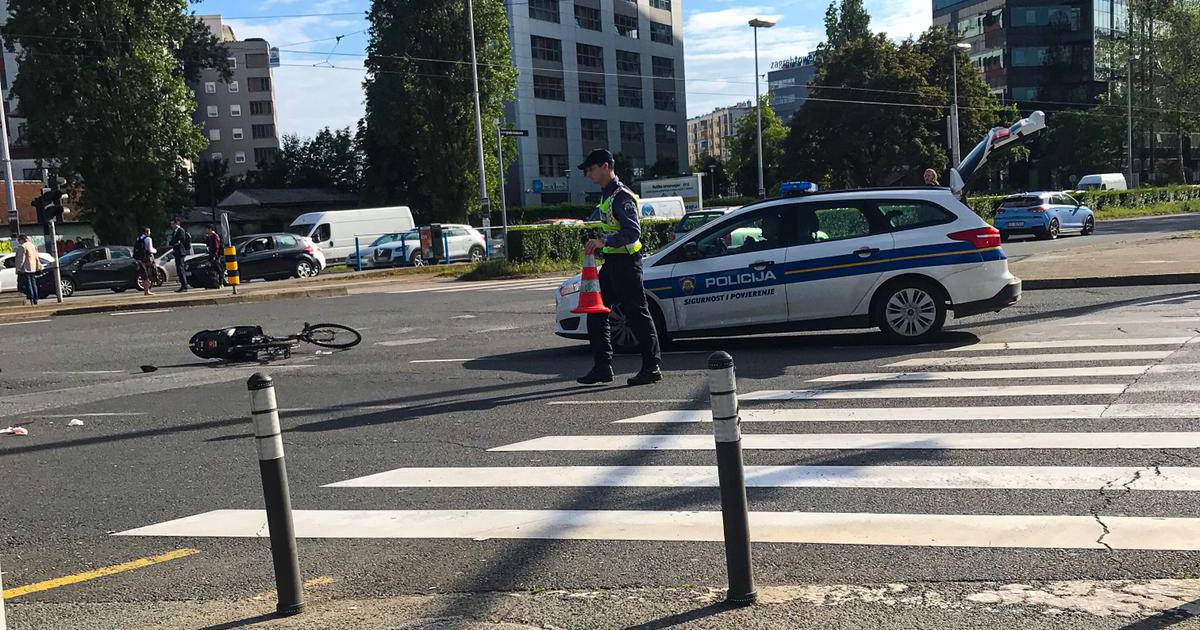 Autom naletio na biciklisticu u Zagrebu: Odvezli je u bolnicu.