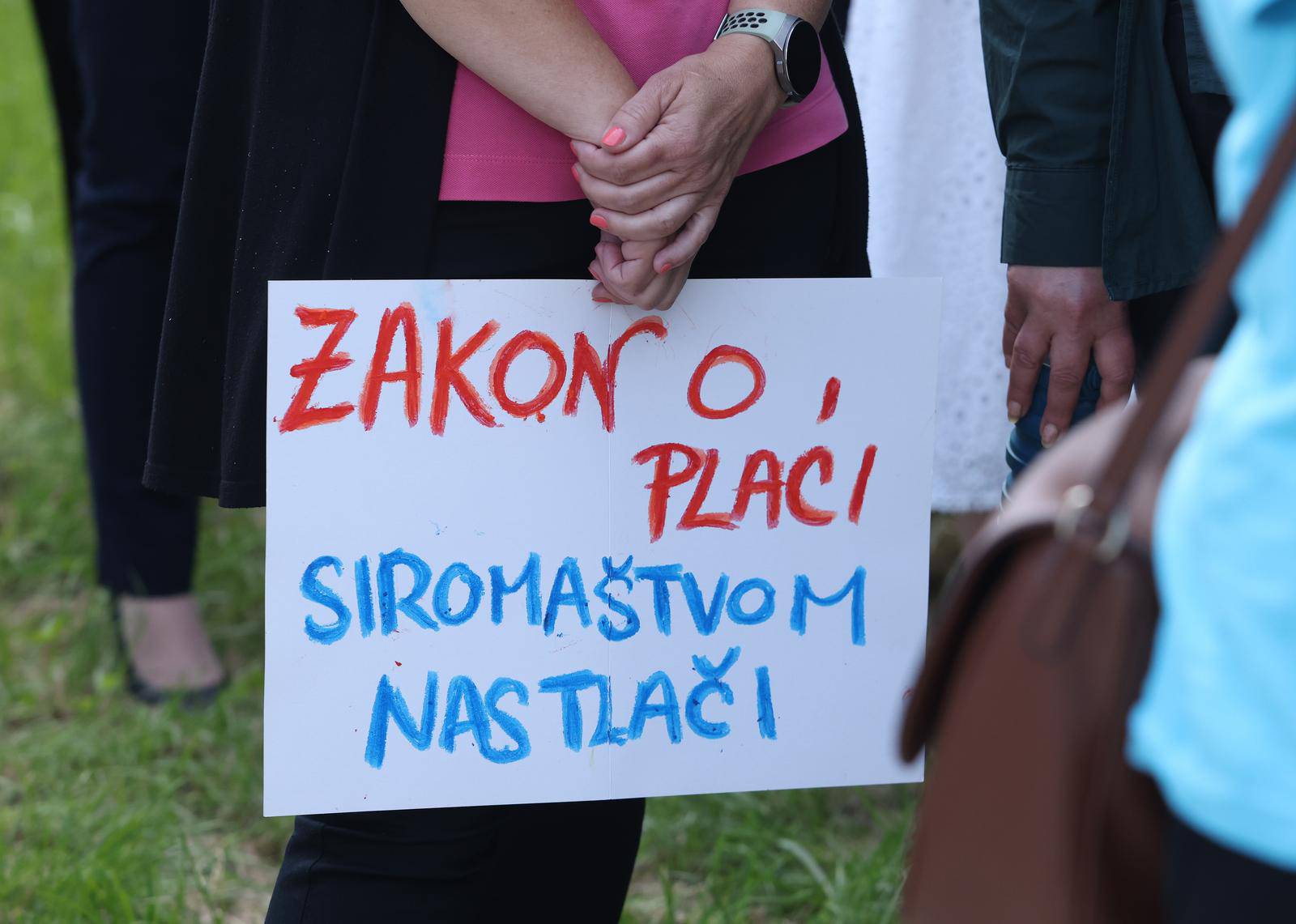 Zagreb: Četvrti dan štrajka članova Sindikata državnih i lokalnih službenika i namještenika 