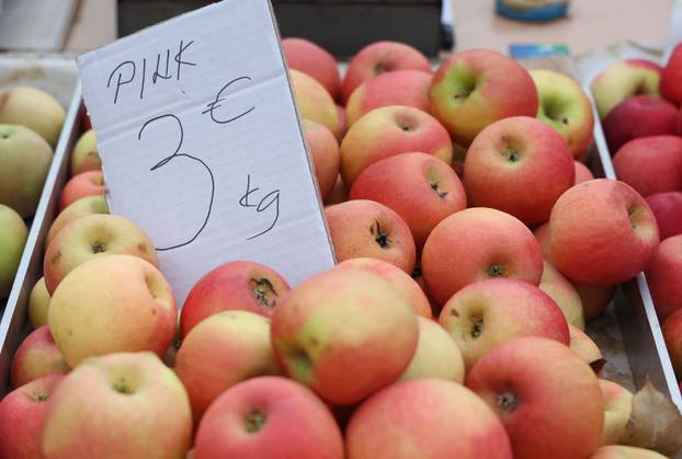 Šibenik: Ponuda na šibenskoj tržnici