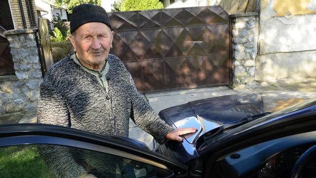 Adam (91): Vozim auto svaki dan i sanjam o reformi školstva