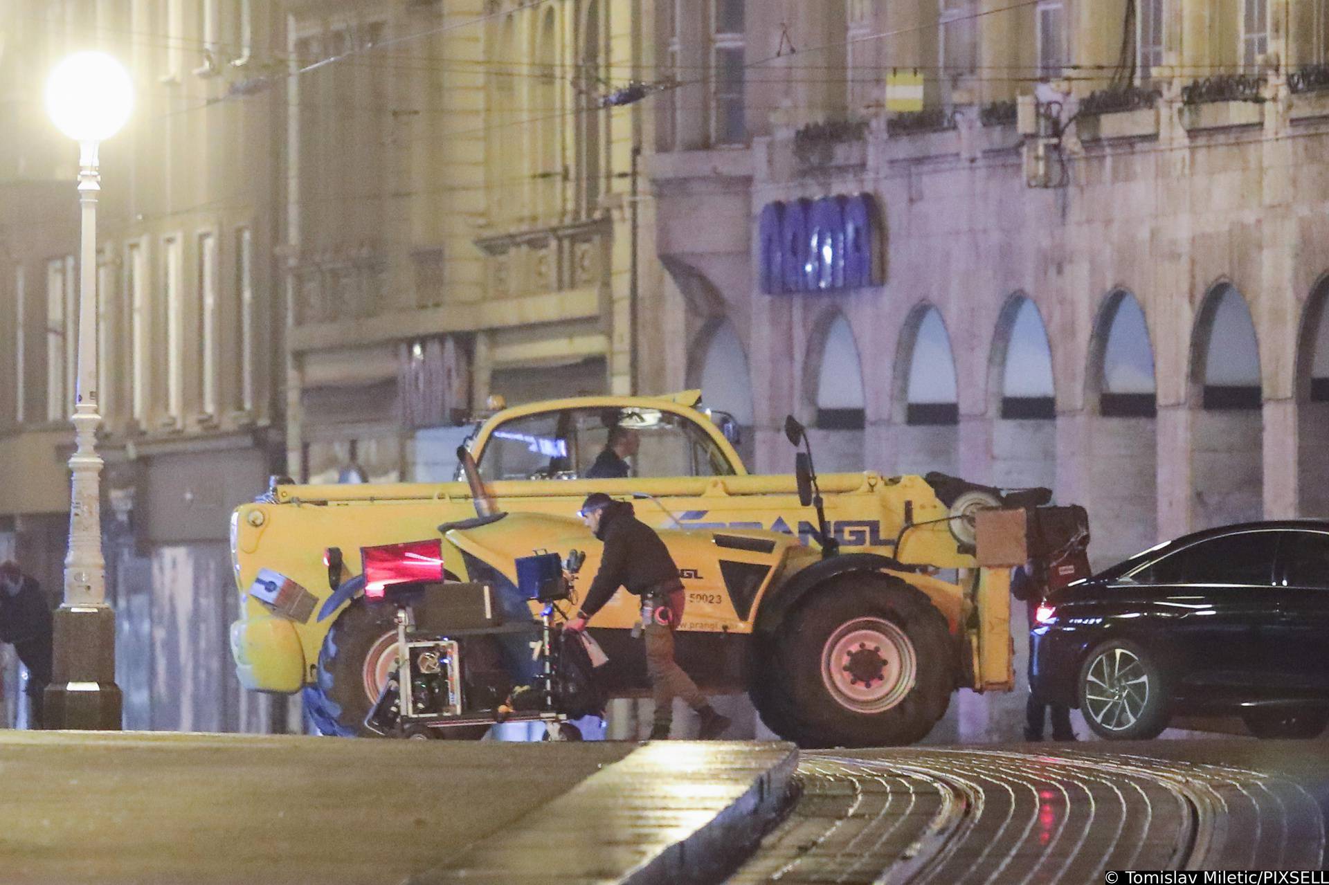 Zagreb: Snimanje akcijskih scena za film Canary Black na Trgu bana Josipa Jelačića, Kate zamjenila dublerica 