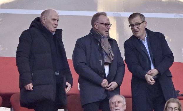 FC Bayern Muenchen vs Borussia Moenchengladbach BMG