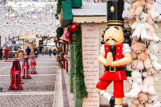 FOTO Najbolji i najraskošniji u Europi! Pogledajte kako izgleda čarobni Advent u Rumunjskoj