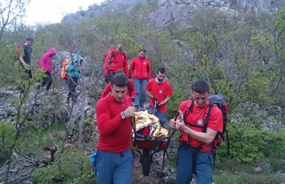 HGSS pomagao alpinistici: U Paklenici je ozlijedila nogu