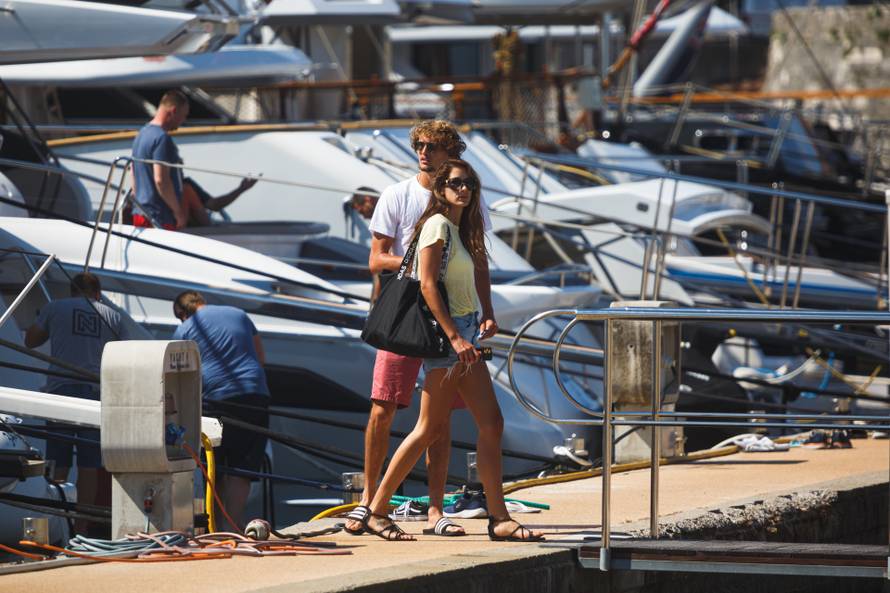 Zadar: Alexander Zverev s djevojkom Brendom odlazi s jahte Asha