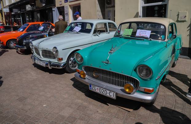 Zagreb: Na Europskom trgu održana je izložba oldtimera