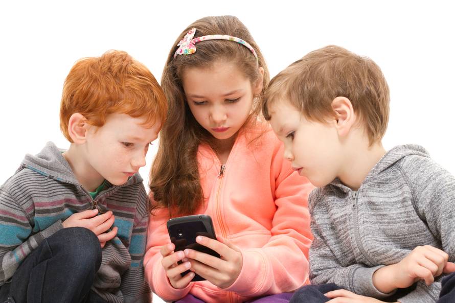 Što djeca rade na mobitelima? To ćete znati uz ove aplikacije