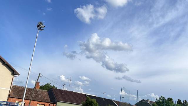 FOTO Pogledajte oblak iznad Osijeka: Na što vas podsjeća?