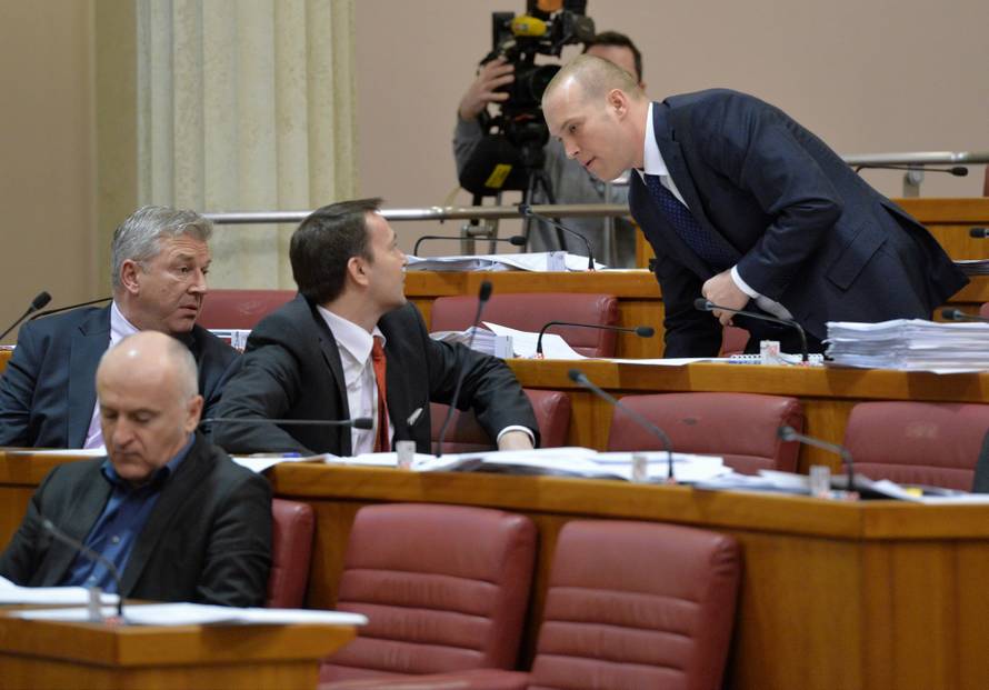 Tomislav Saucha se vratio u Sabor: "A od čega da živim?"