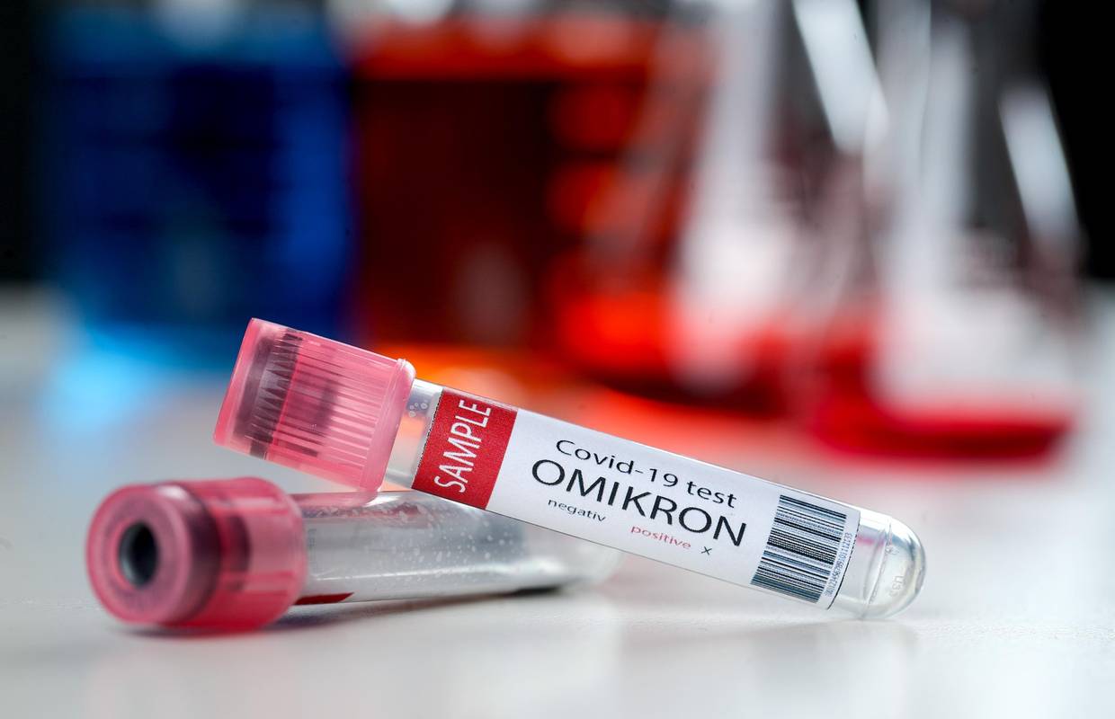 Države zatvaraju granice zbog omikrona, uvode ponovno karantene i obavezno testiranje