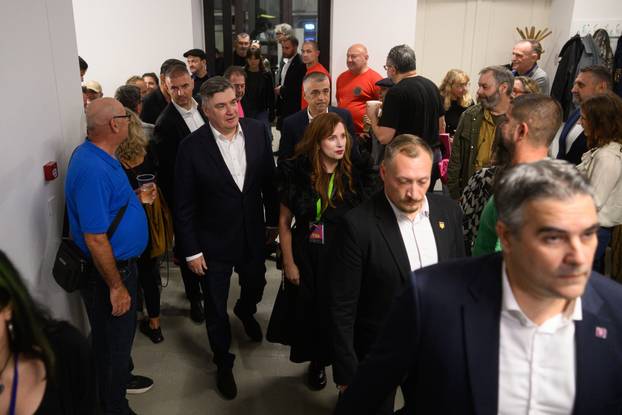 Zagreb: Predstavljanje monografije"Božesačuvaj nas devedesetih – Kronika vremena kroz vizuale Albina Uršića i Borisa Kuka"