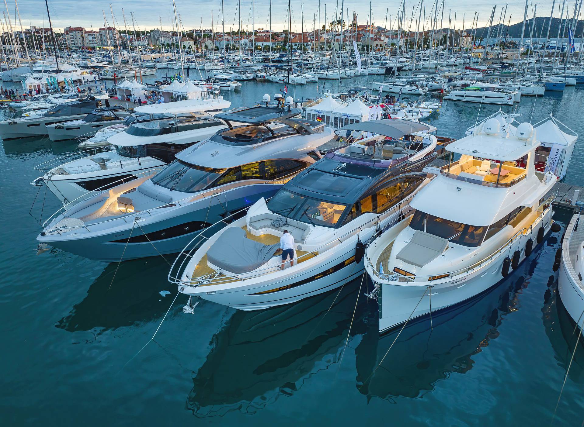 Stiže dosad najveći Biograd Boat Show: Širi se i na ribarsku luku, velika izložba katamarana