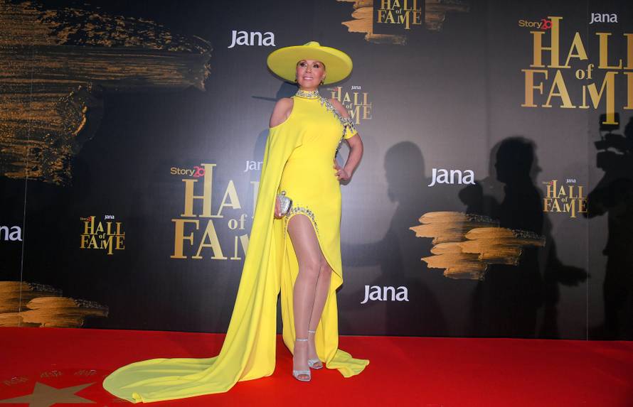 Zagreb: Lepa Brena i u šestdesetim oduševljava zavidnim izgledom i formom