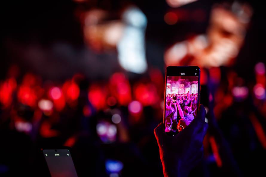 Obožavatelji na velikom koncertu Marka Perkovića Thompsona u Sinju