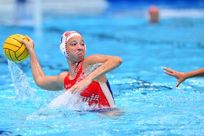 FOTO Vani vruće, a u bazenu burno: Hrvatice ostale bez bronce na domaćem terenu