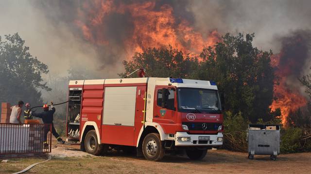 Svakome oko 400 kuna: Požare je  gasilo 19.004 vatrogasca
