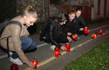 Svjetla tisuća svijeća obasjala gradove, svi su uz Vukovar