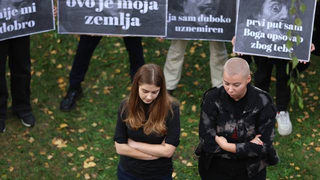 Zagreb: Studenti dramske umjetnosti prosvjeduju i traže otkaz dekana