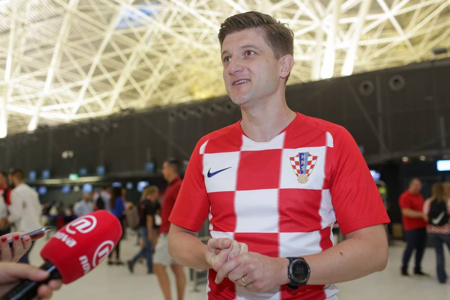 Zagreb: Brojne osobe iz javnog Å¾ivota odlaze Äarter letom na finalnu utakmicu HrV - FRA