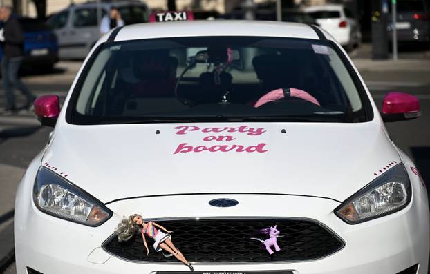 Zagreb: Barbie taxi