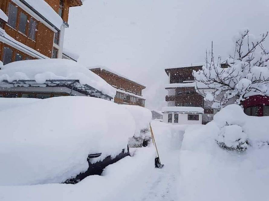 Vapaj zametenih Hrvata: Strah nas je, molimo se da preživimo