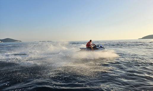 Jet ski bonton na moru: pravila za bezbri&zcaron;nu vo&zcaron;nju