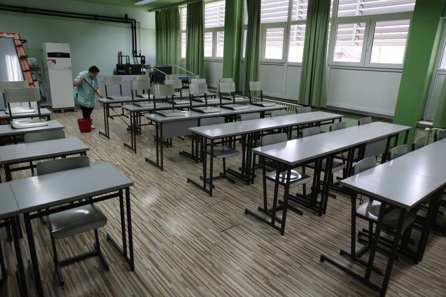 Osijek: Zbog štrajka prosvjetnih djelatnika u školama nema nastave