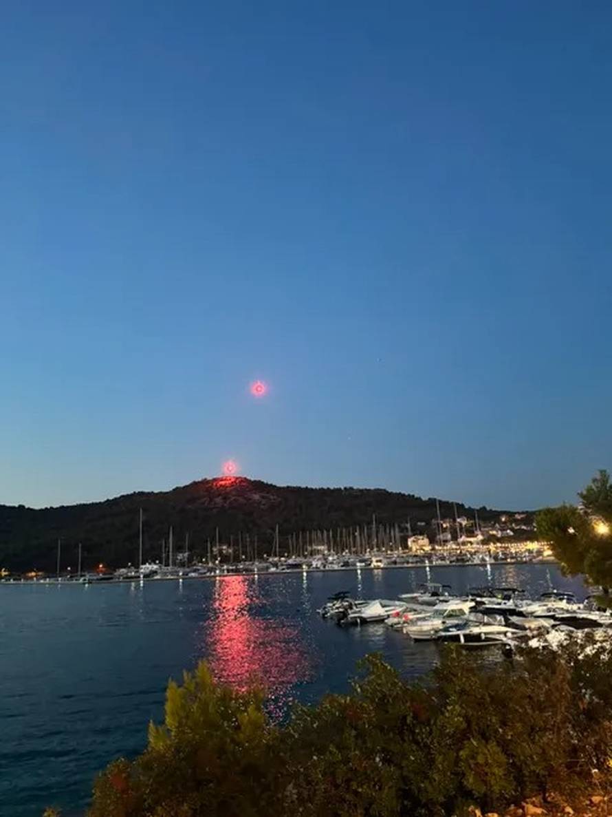 Buktinju kod Drage izazvale su užarene čestice pirotehnike! Evo kako je požar na brdu krenuo...