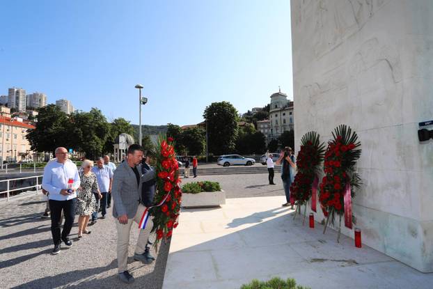 Rijeka: Polaganje vijenaca na Spomeniku oslobođenja povodom Dana antifašističke borbe