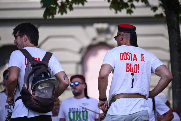 Zagreb: Okupljanje prosvjednika Hodaj za Liku, hodaj za Hrvatsku