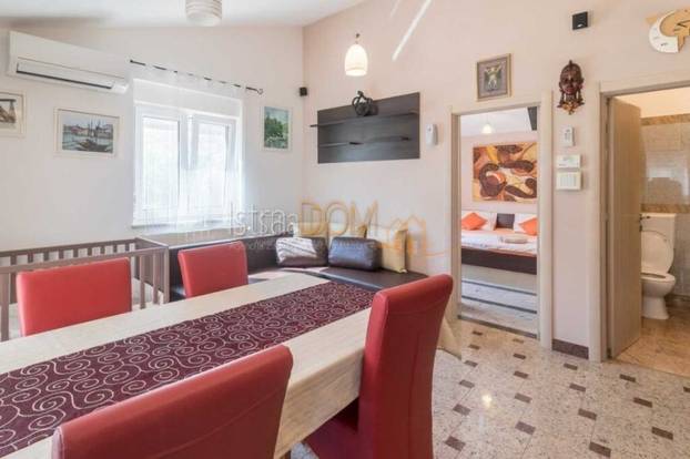 FOTO U ovoj vili u Istri možete živjeti kao u filmu: Ima jacuzzi, vinski podrum i terene za sport