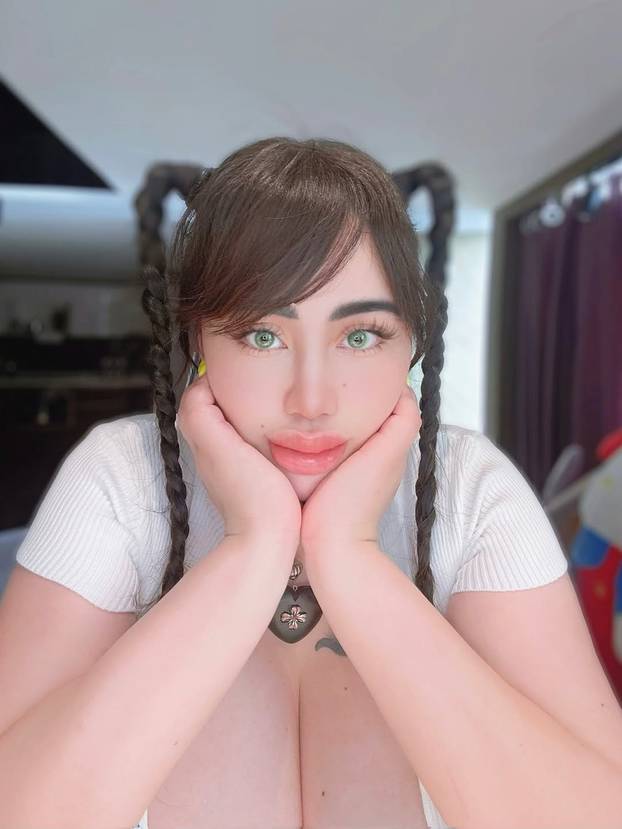 FOTO Mila želi ukloniti rebra zbog struka: 'Po dva sa svake strane da mi guza izgleda šire'