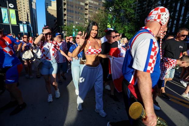 SP 2026 Dallas: Ivana Knoll na povorci hrvatskih navijača u Dallasu uoči utakmice Engleske i Hrvatske na Svjetskom prvenstvu