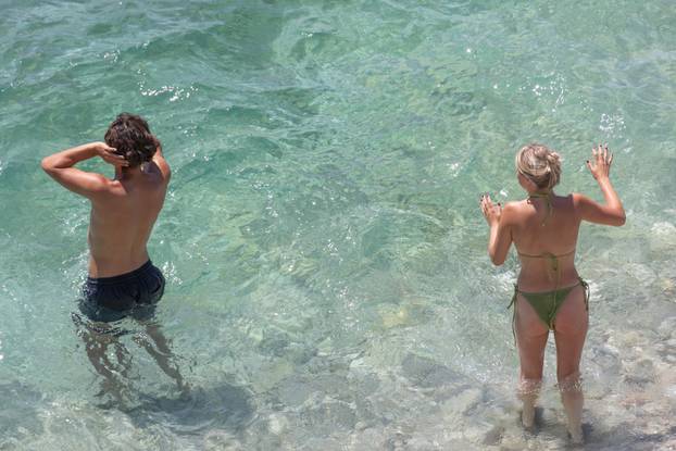 Pravo ljeto na plaži Banje u Dubrovniku