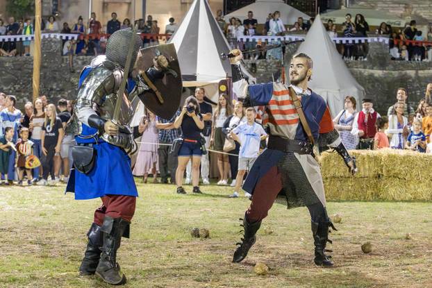 Otvoren je  13. Srednjovjekovni festival u Svetvinčentu