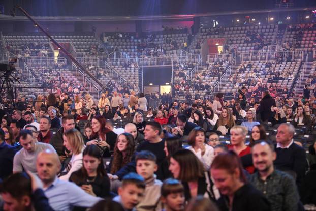 Zagreb: U Areni Zagreb pripreme pred veliko finale Supertalenta