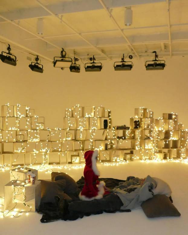 FOTO Kardashianke ovogodišnji Božić provele pomalo neobično za njih: Pogledajte što su radile