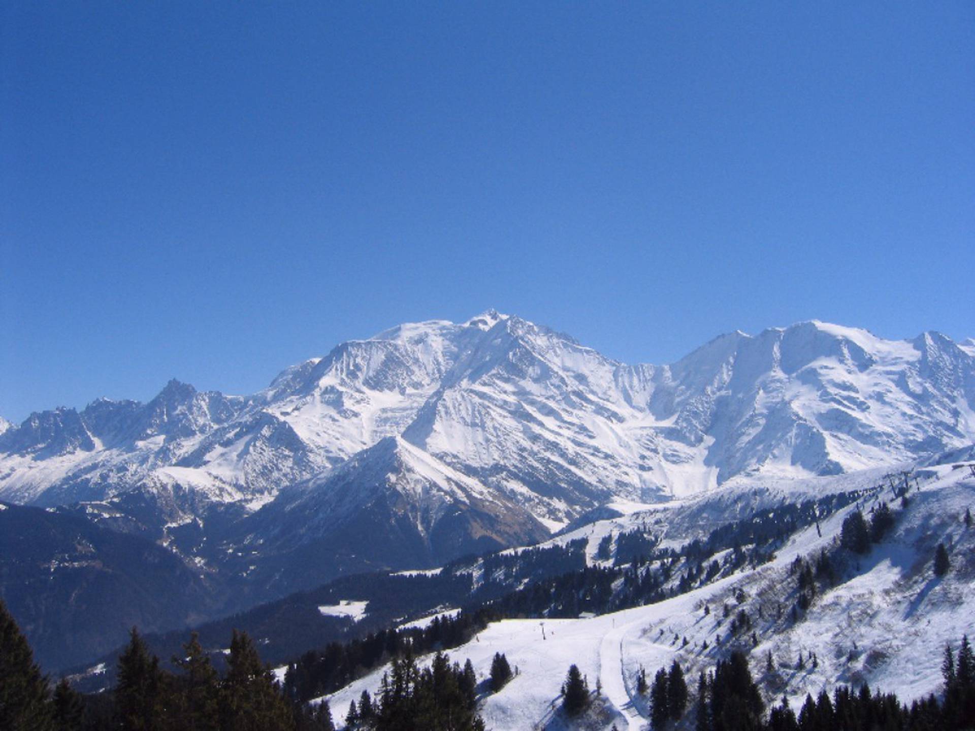 Самые высокие горы зарубежной европы. Гора Монблан Италия. Гора в Швейцарии Монблан. Монблан западные Альпы. Западная Европа Альпы.