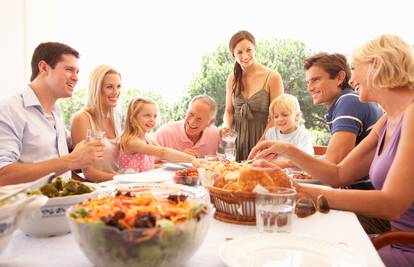 Obiteljski ručak iznimno važan za zdravlje i psihu tinejdžera