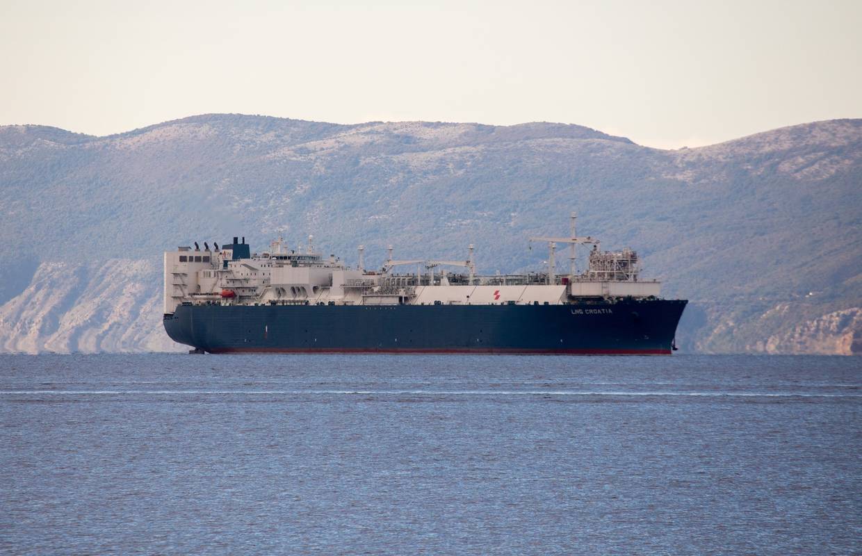 U Omišalj uplovio brod LNG Croatia, Ćorić poručio: Ucrtani smo u energetsku kartu svijeta