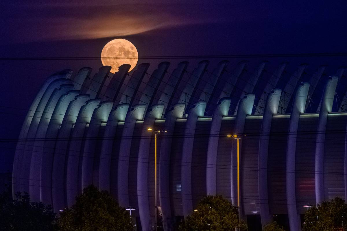 FOTO Prekrasni supermjesec sakrit će nam 'Suze sv. Lovre'