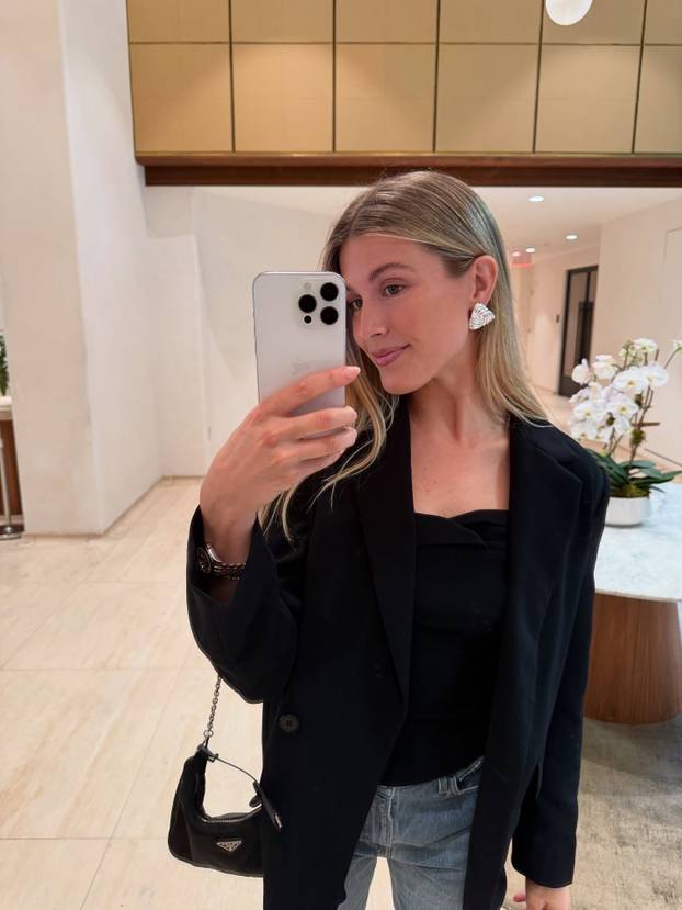 FOTO S 31 godinom oprostila se od tenisa, a zbog obrijane glave izgubila je vrijedno sponzorstvo